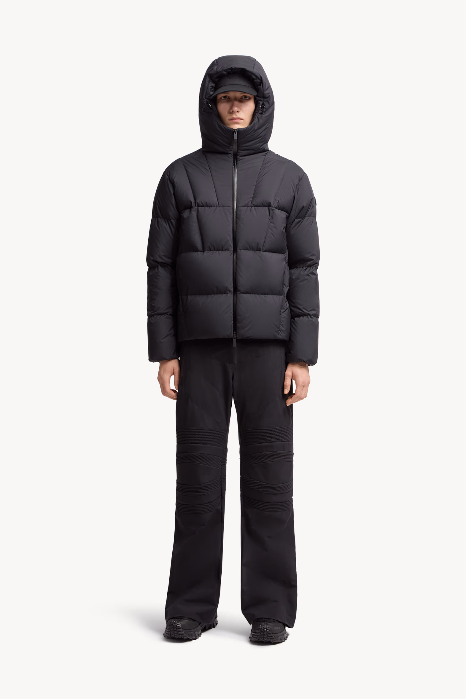 Plumífero corto con capucha Fusain Hombre Negro Moncler 0